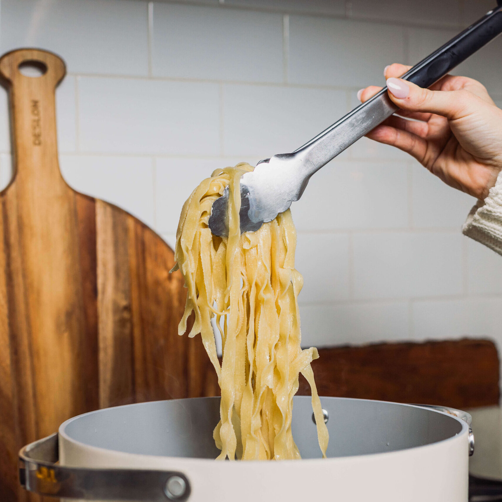 011225_Pasta_Milani_Kitchen_Lifestyle-7762